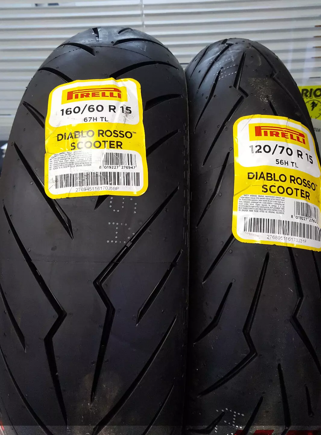 Coppia Pirelli Diablo Rosso Scooter 120/70 R15 56H 160/60 R15 67H T max - immagine 2